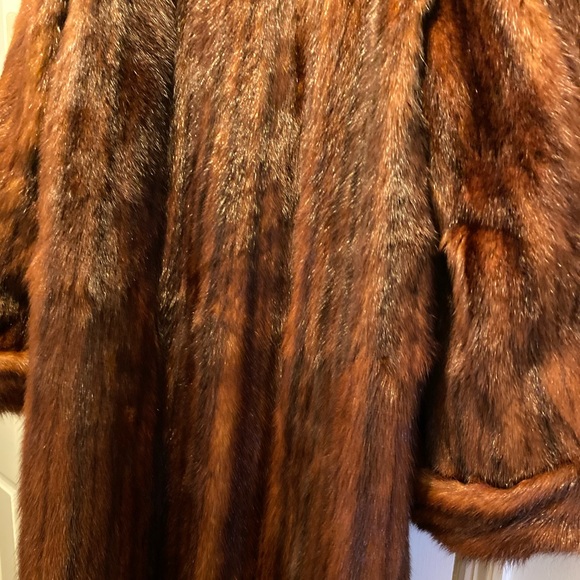 Vintage Fur - Picture 4 of 4